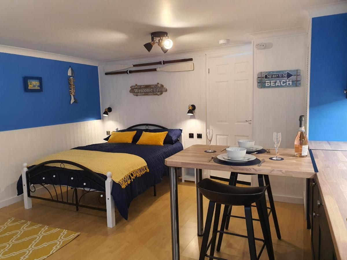 Hayling Hideaway, Private Cosy Annex Near To Beach South Hayling Exterior photo